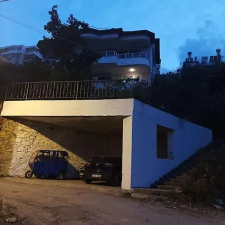 Modern House In Perfect Location 4*
