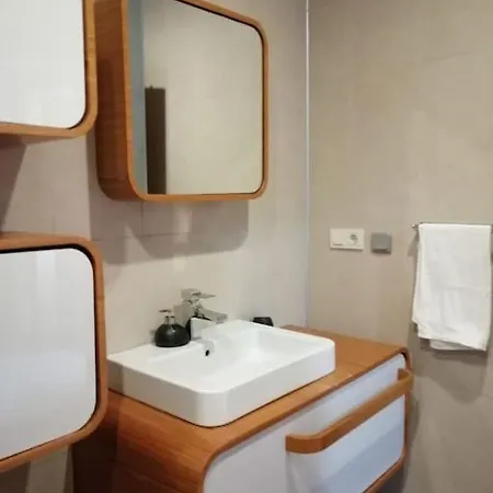 Szálloda Modern House In Perfect Location 4*